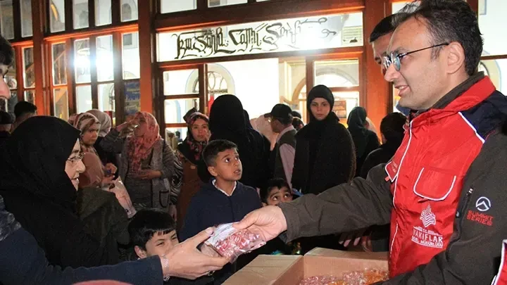 Kadir Gecesi’nde gelenek bozulmadı