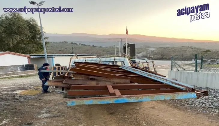 2 ton ağırlığındaki demir kantarı çalmak
                    isterken yakalandılar