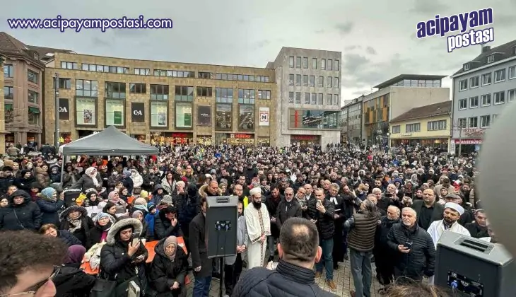 Almanya’da imamlar ve papazlar Türkiye
                    için dua etti