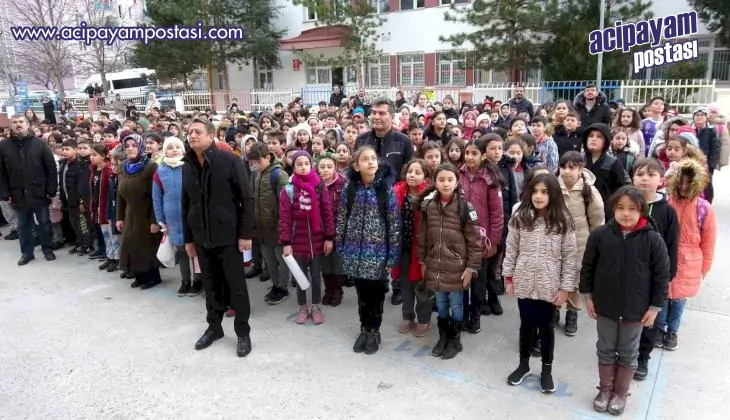 Depremzede öğrenciler yeni sıra
                    arkadaşları ile ders başı yaptı