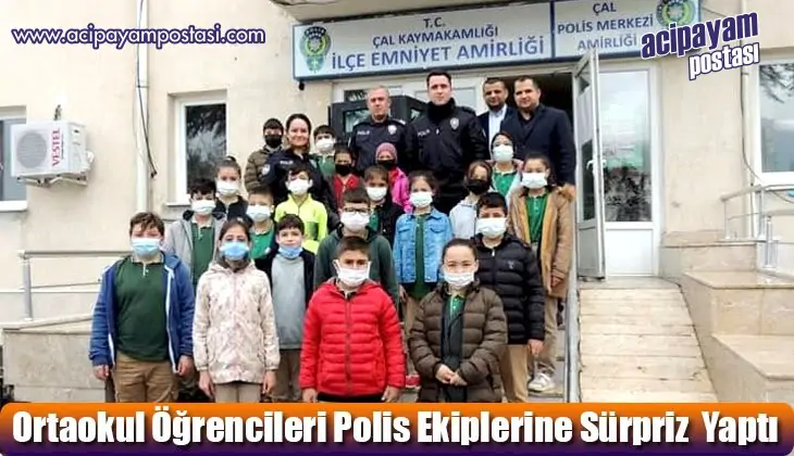 Öğrenciler Polis Ekiplerine Sürpriz
                     yaptı