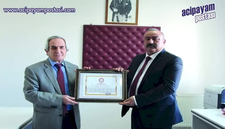 Seyfi Erayhan
                    mazbatasını aldı